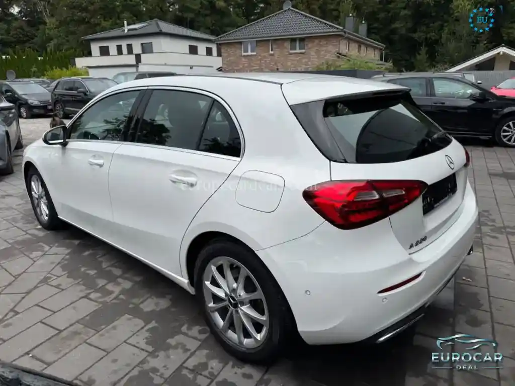 Mercedes-Benz A 220