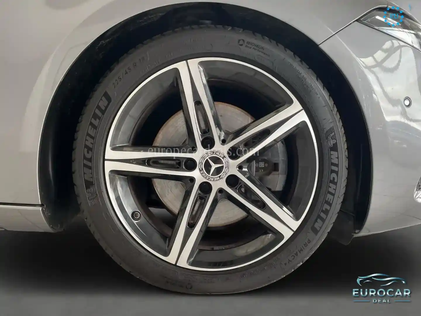 Mercedes-Benz A 220