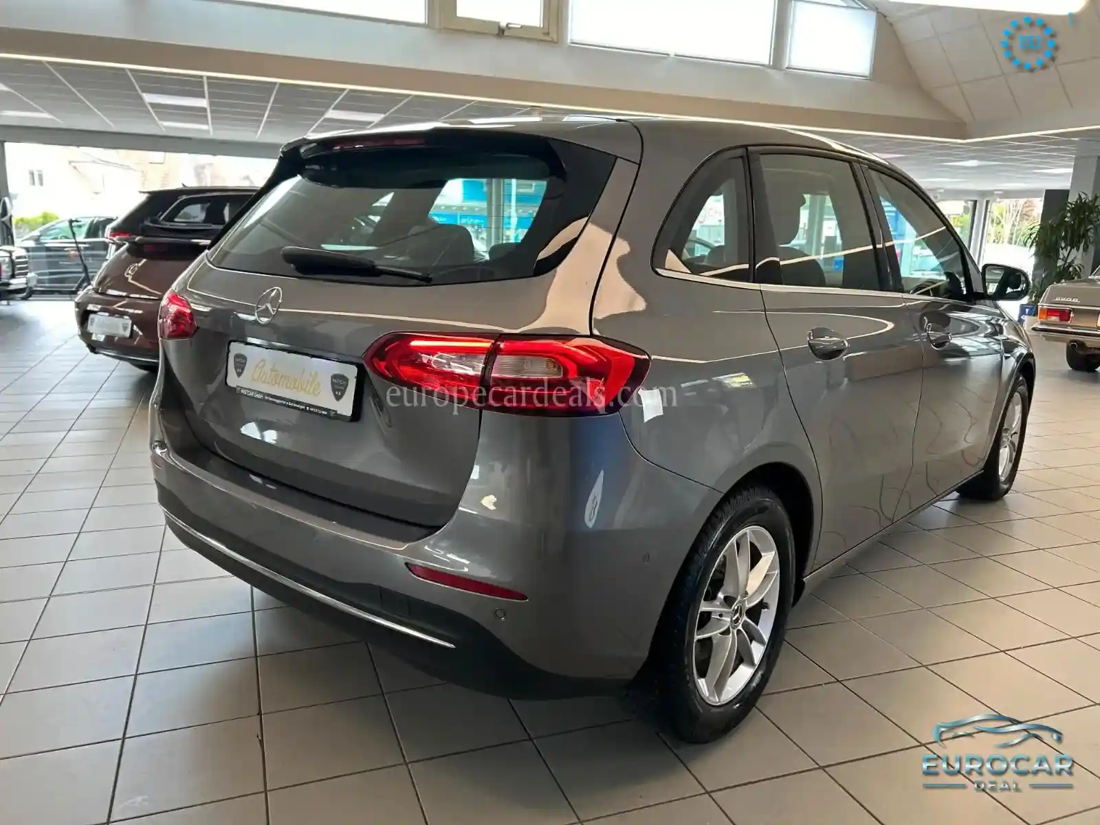 Mercedes-Benz B 180