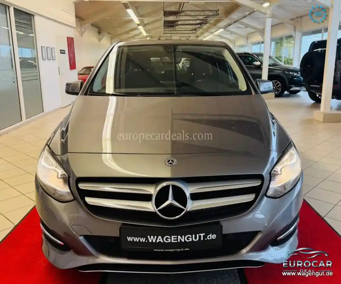 Mercedes-Benz B 180