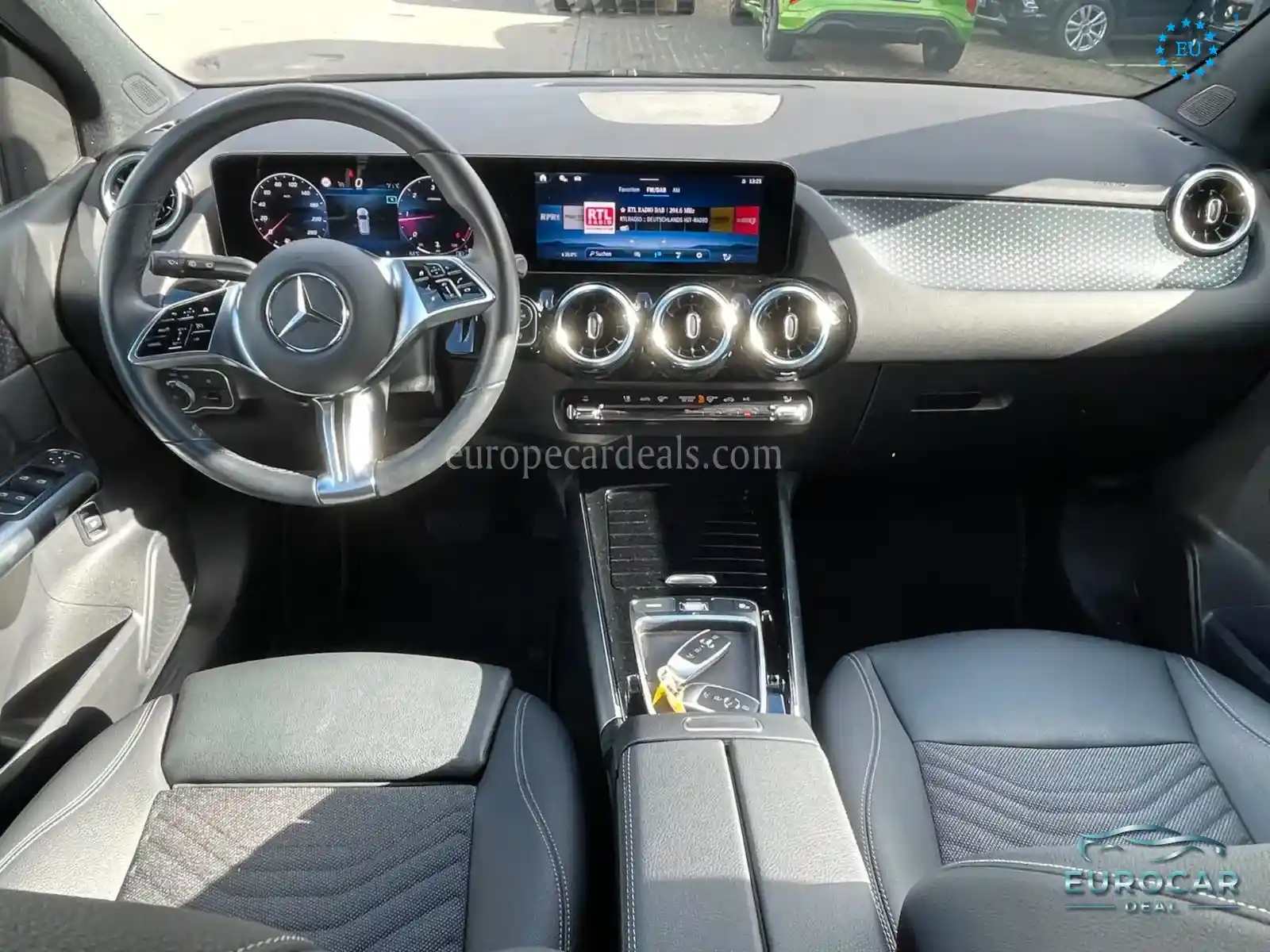 Mercedes-Benz B 180