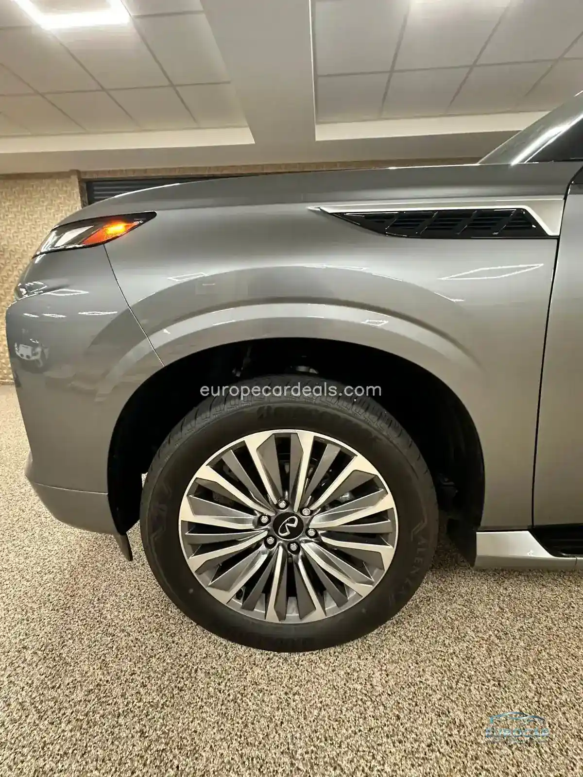 Infiniti QX80