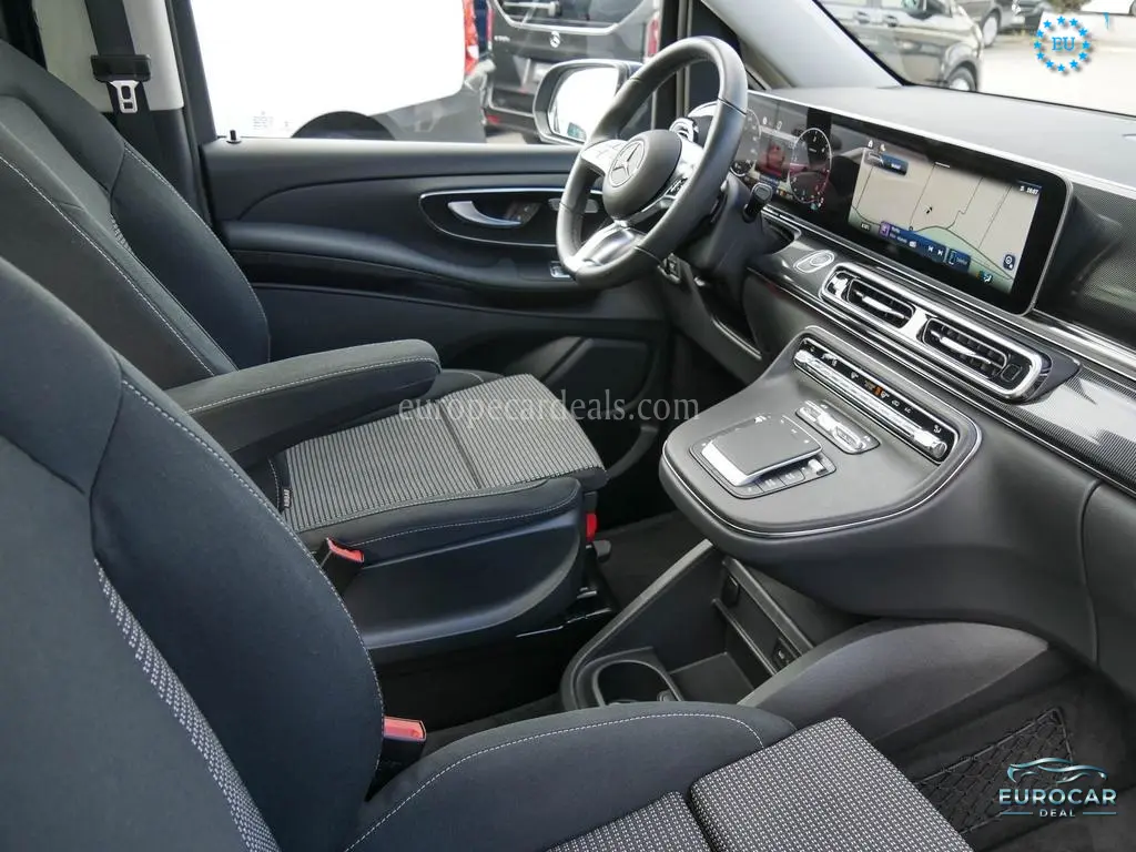 Mercedes-Benz V 220