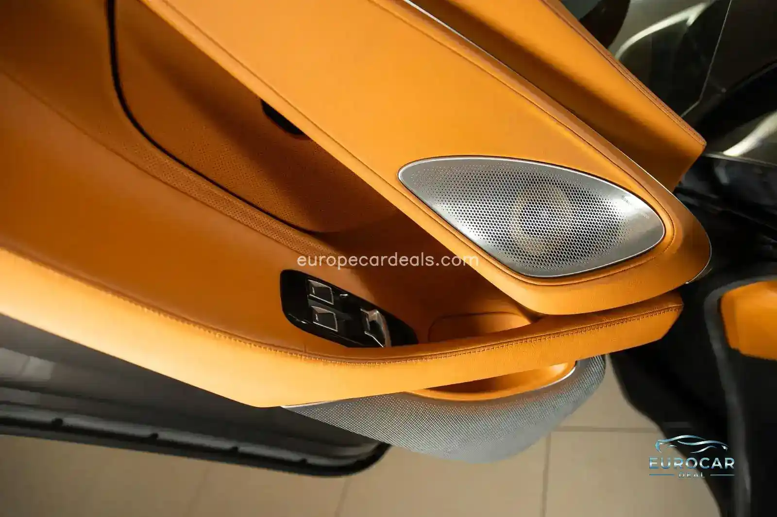 McLaren GT