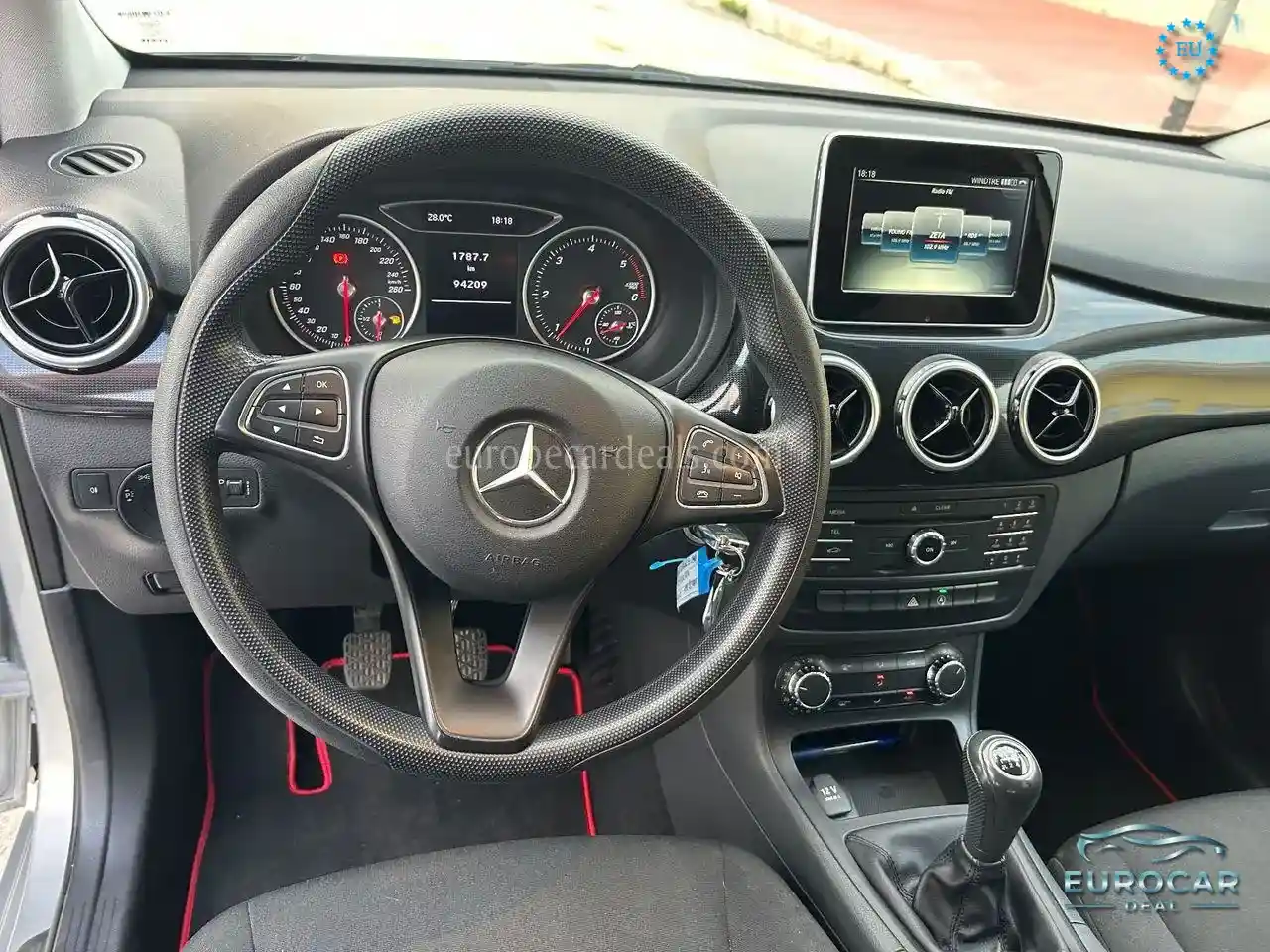 Mercedes-Benz B 180