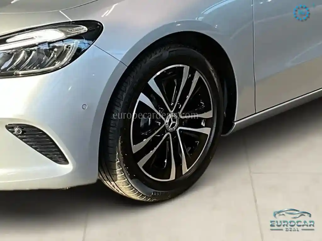 Mercedes-Benz B 220