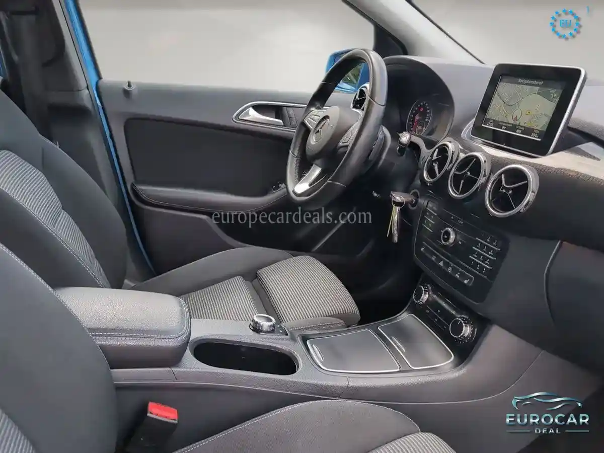 Mercedes-Benz B 220