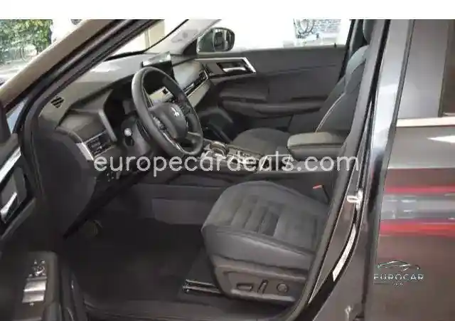 Mitsubishi Plug-in Hybrid Outlander