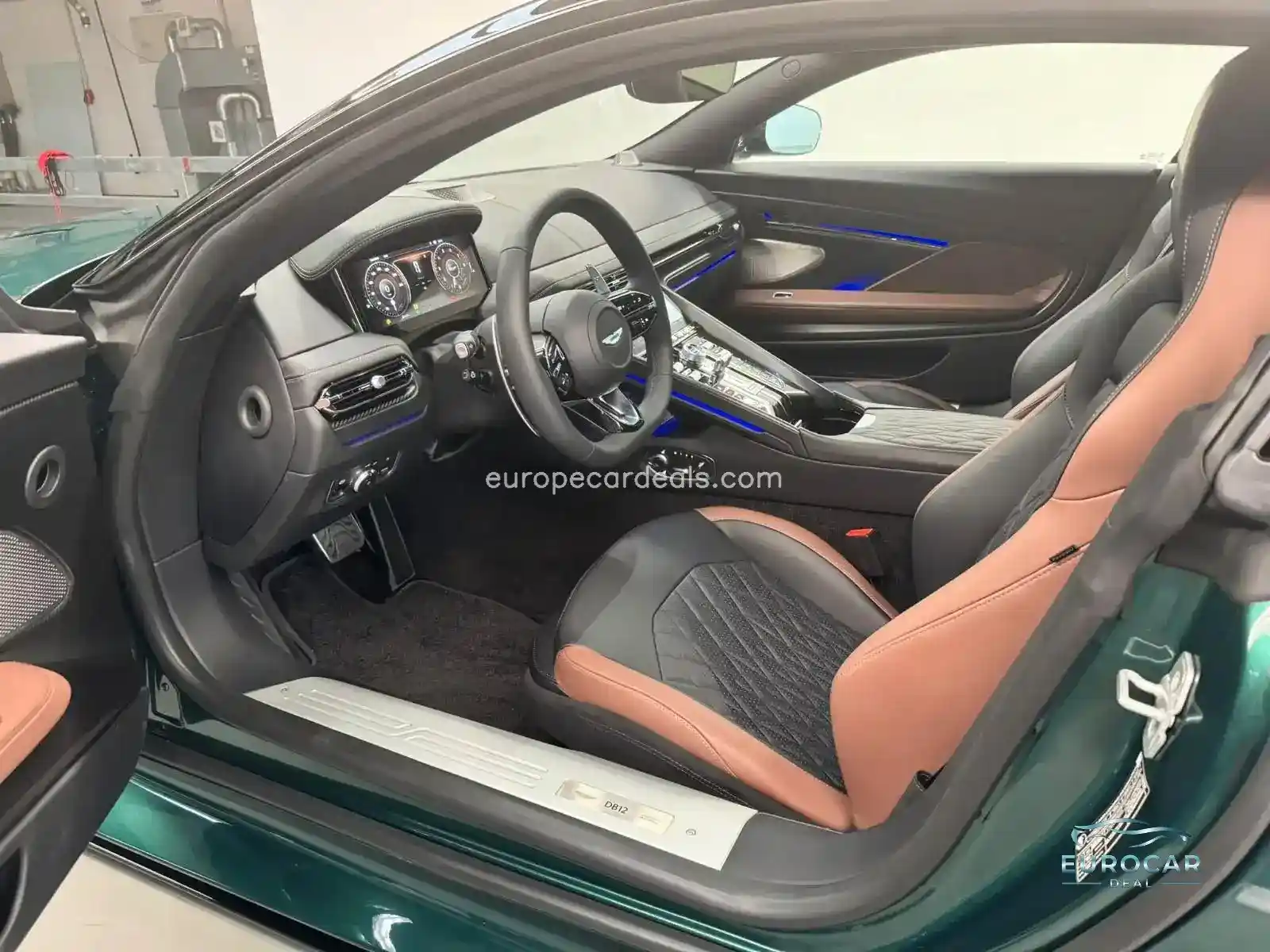 Aston Martin DB12