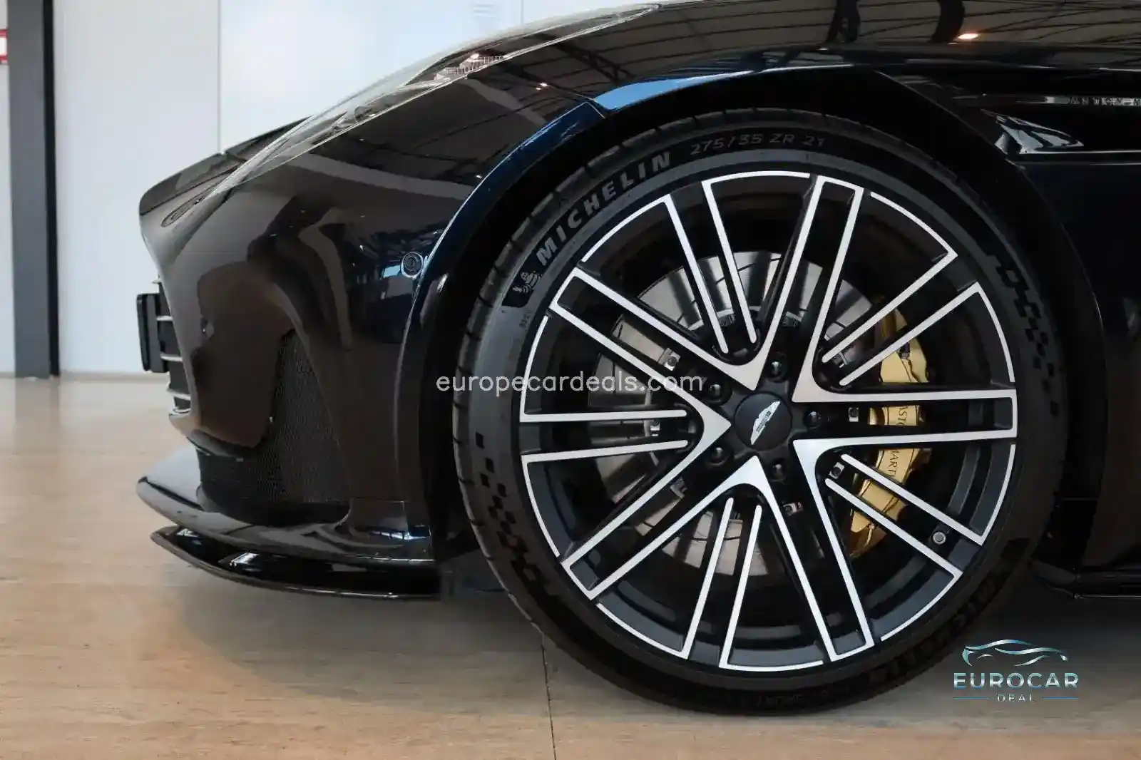 Aston Martin DB12