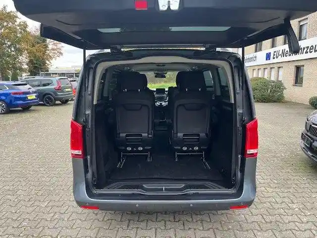 Mercedes-Benz V 250