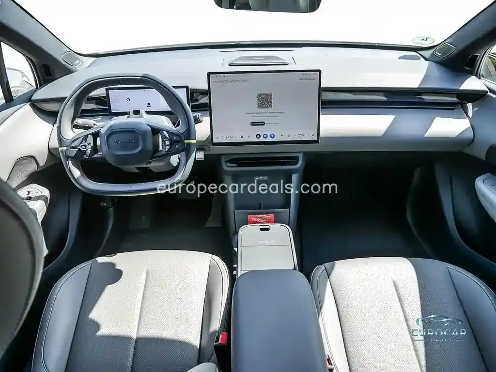 Lynk&Co 02