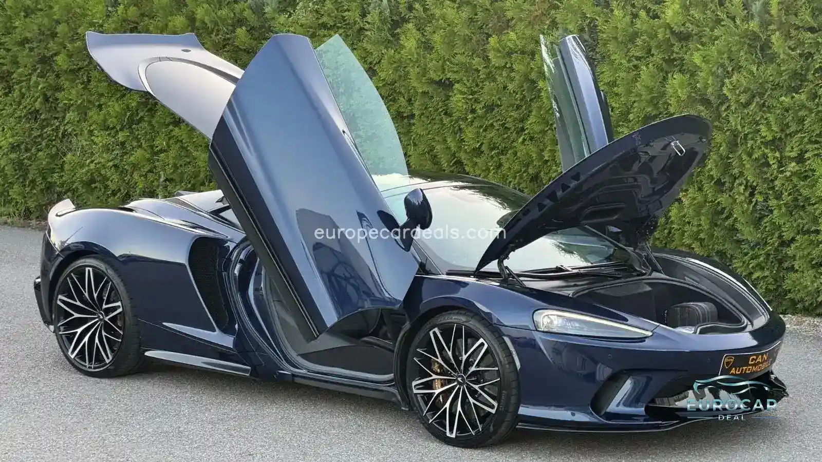 McLaren GT