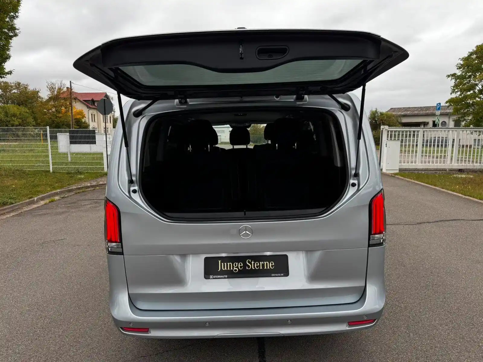 Mercedes-Benz V 250