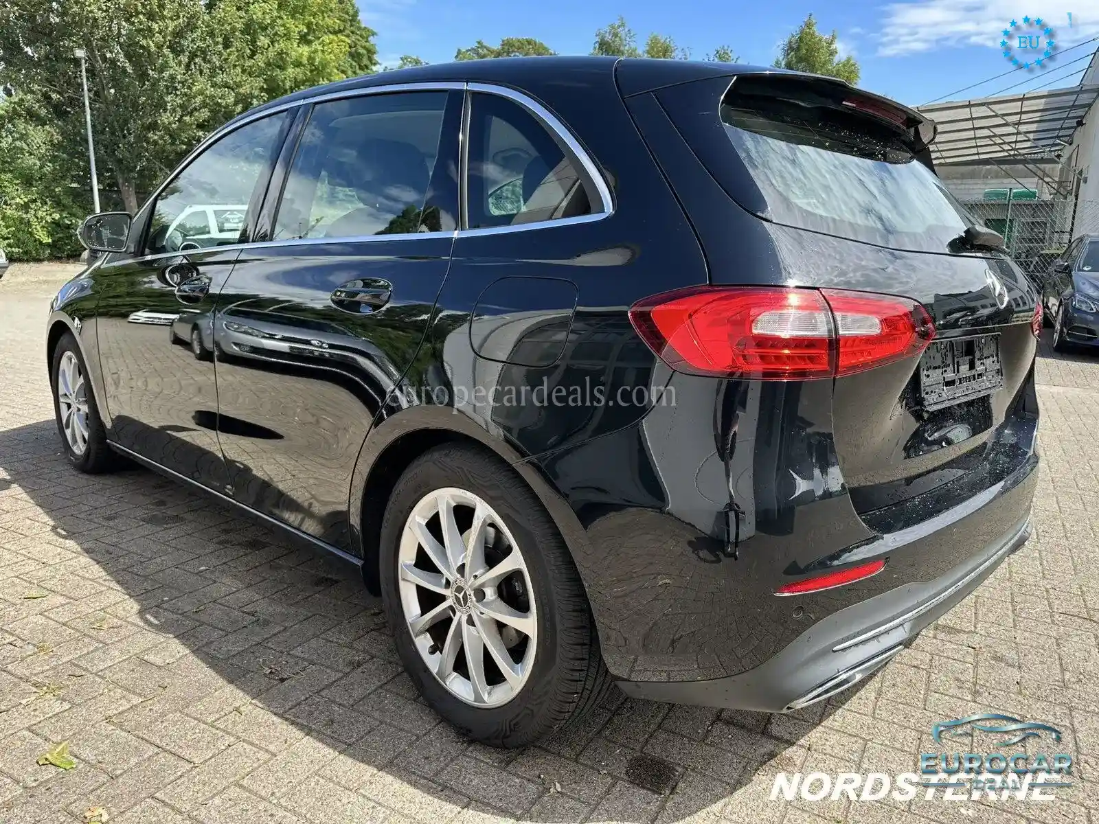 Mercedes-Benz B 180