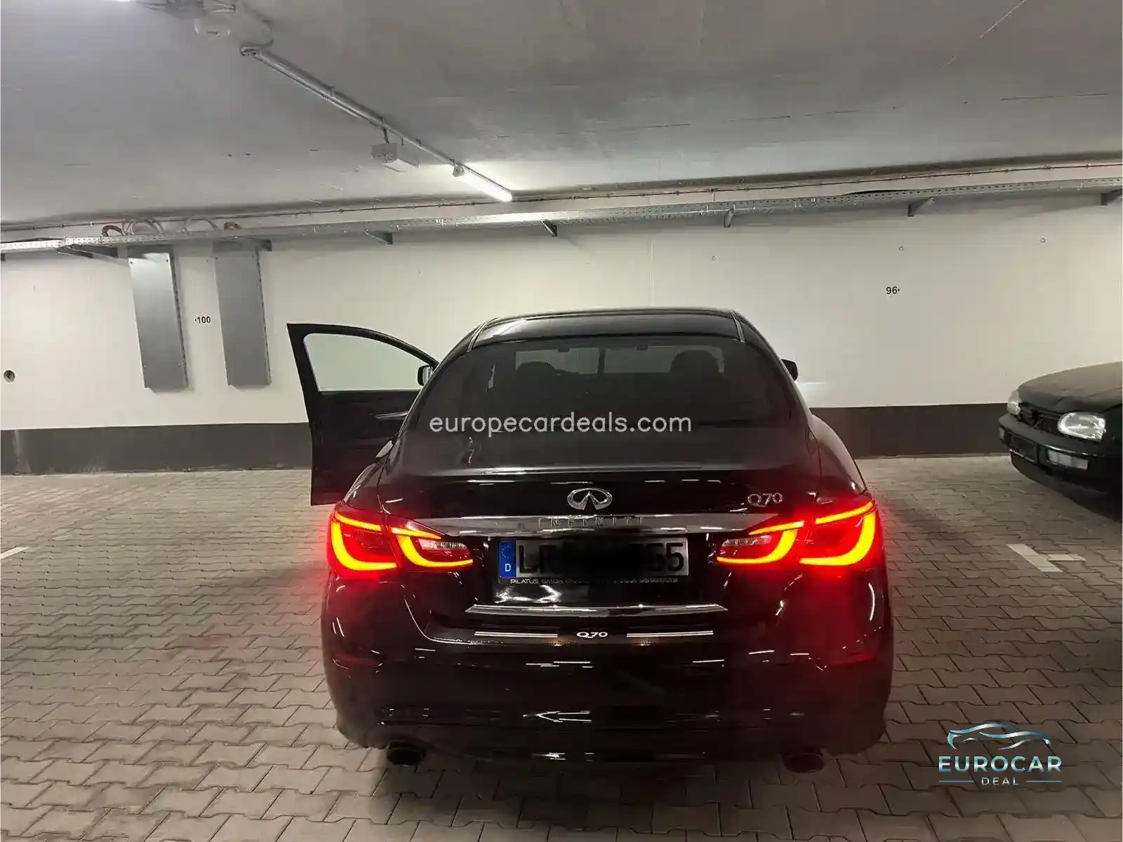 Infiniti Q70