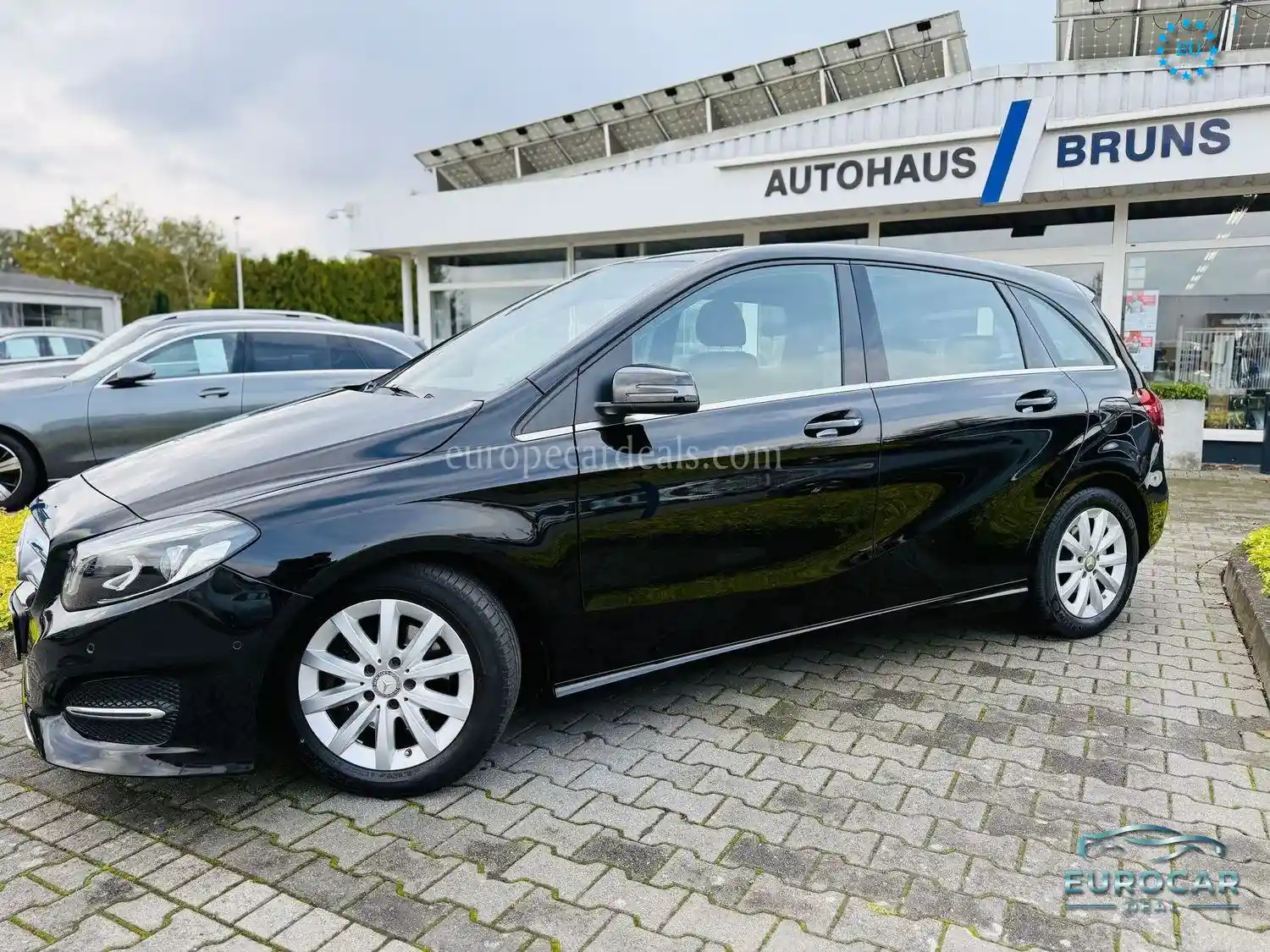Mercedes-Benz B 180