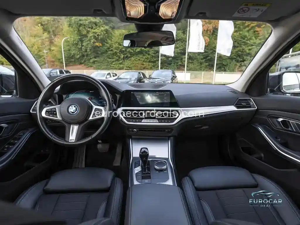 BMW 330