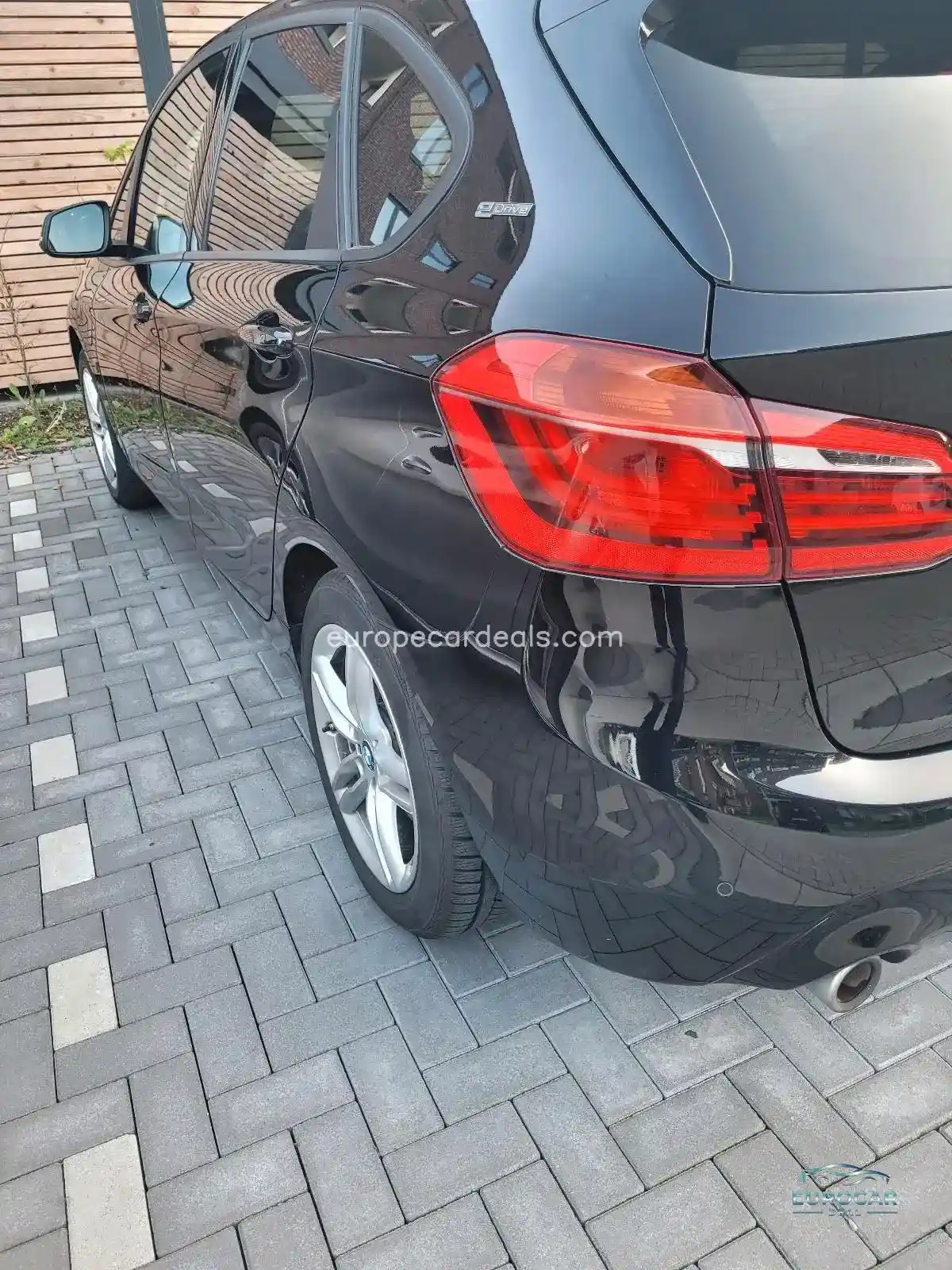 BMW 225
