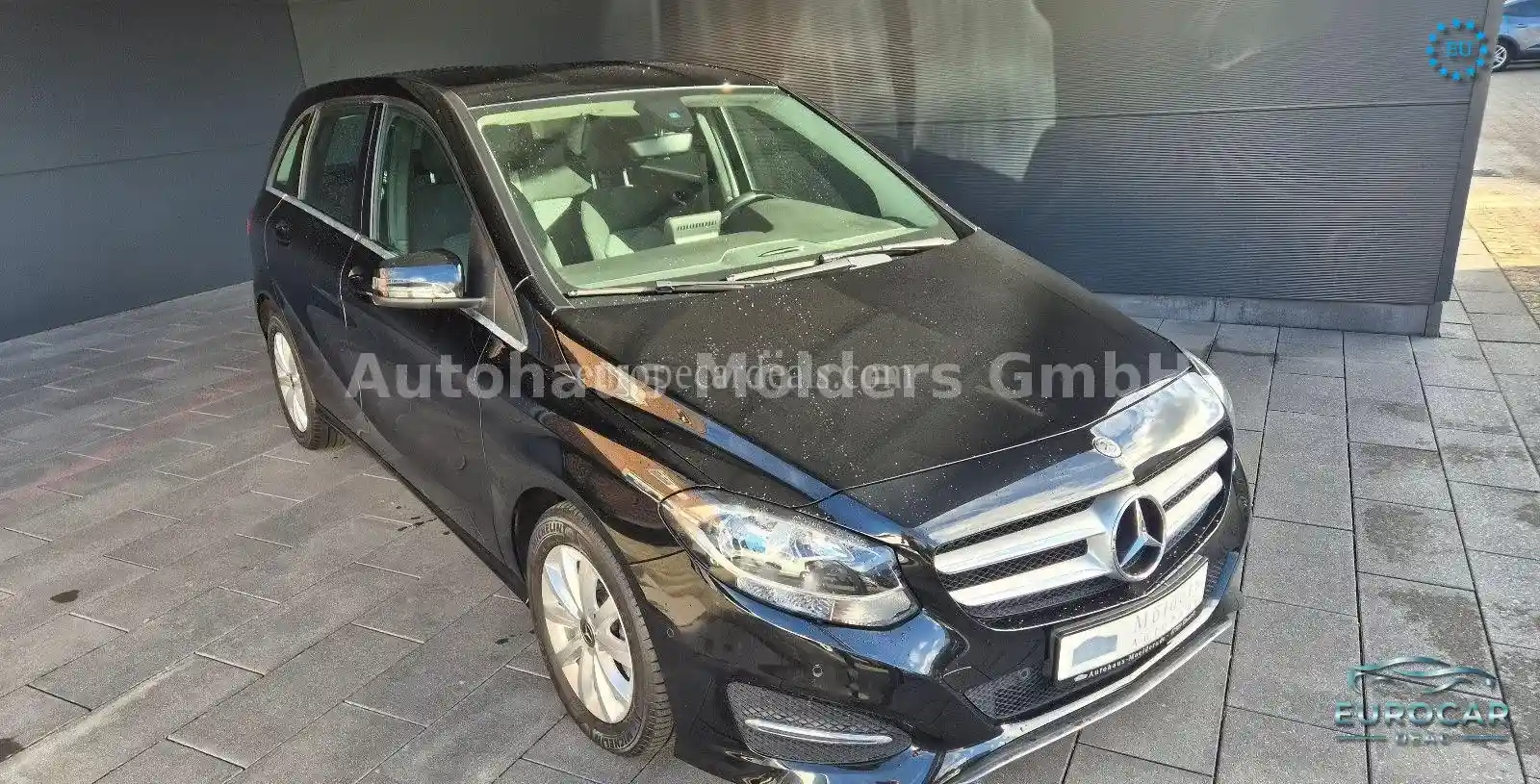 Mercedes-Benz B 180