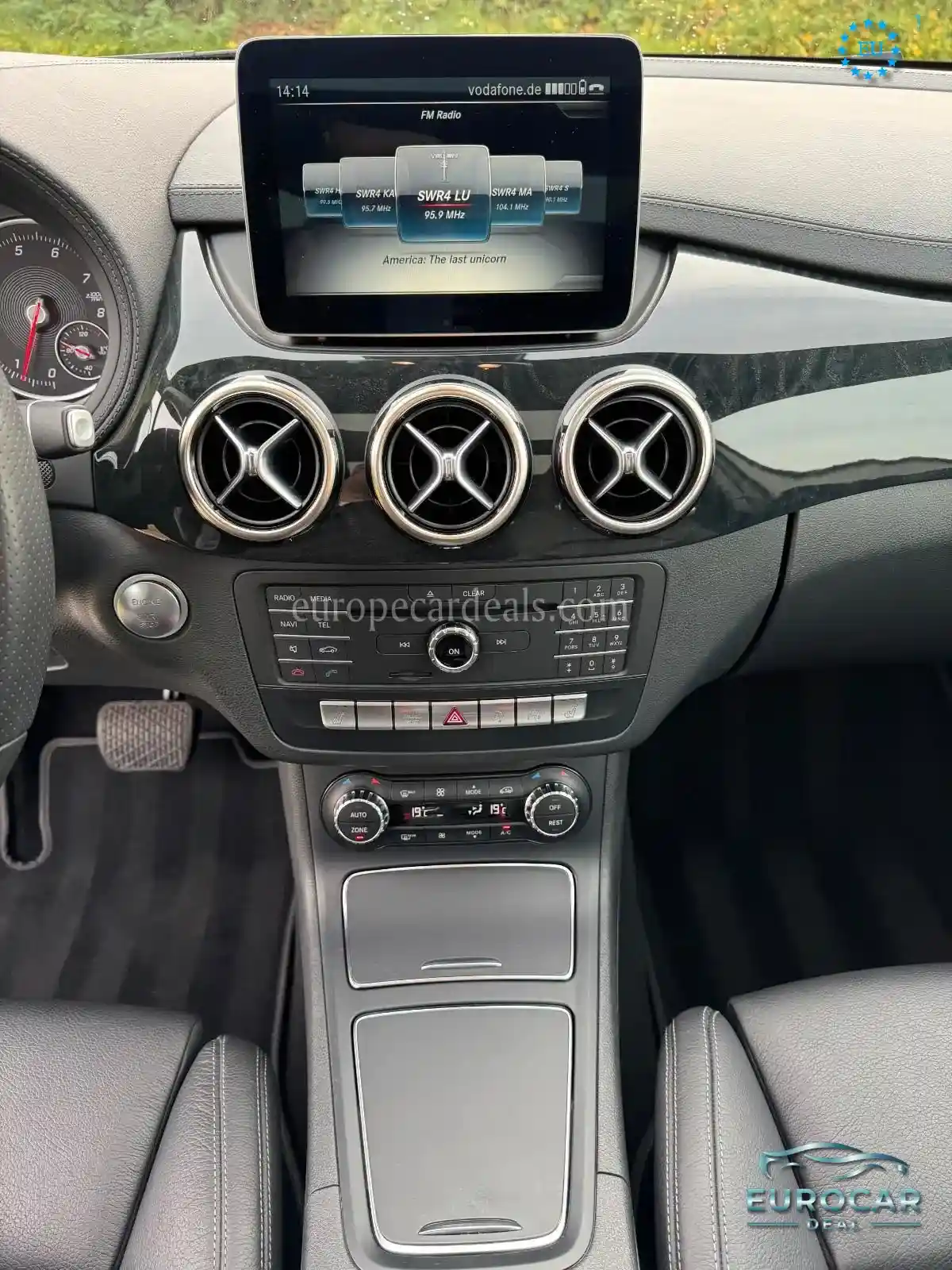 Mercedes-Benz B 200