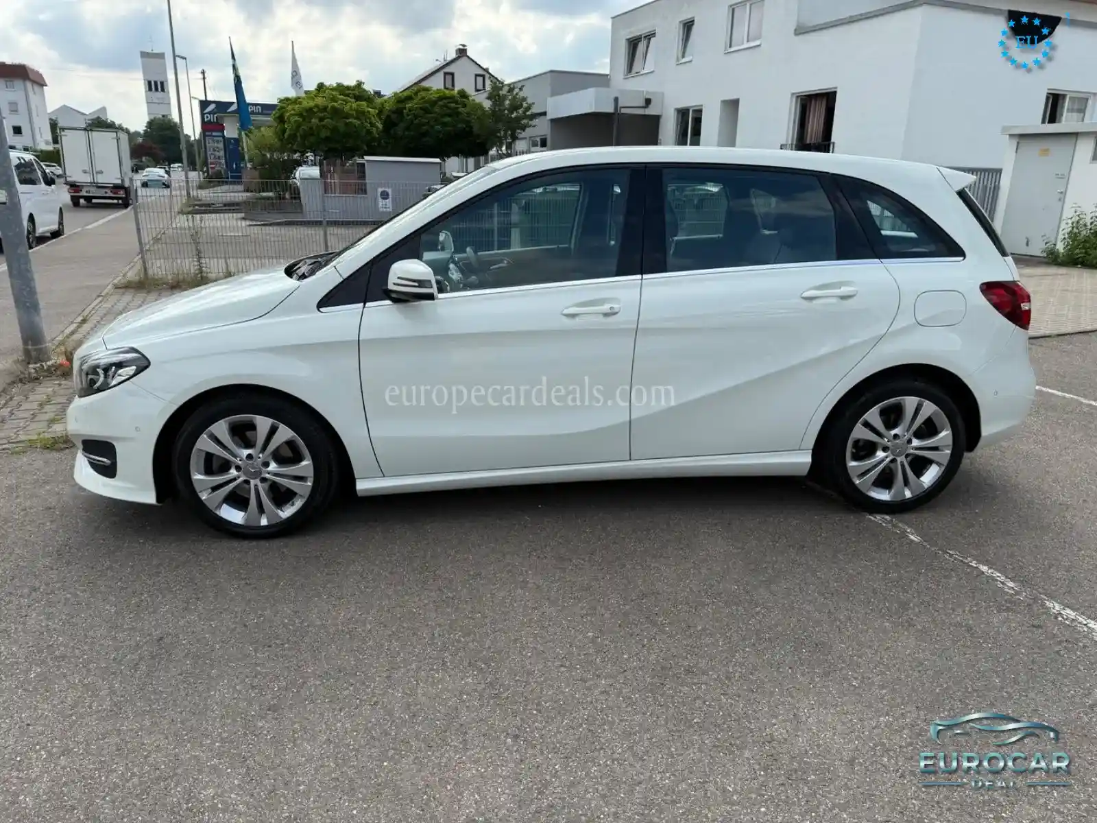 Mercedes-Benz B 180