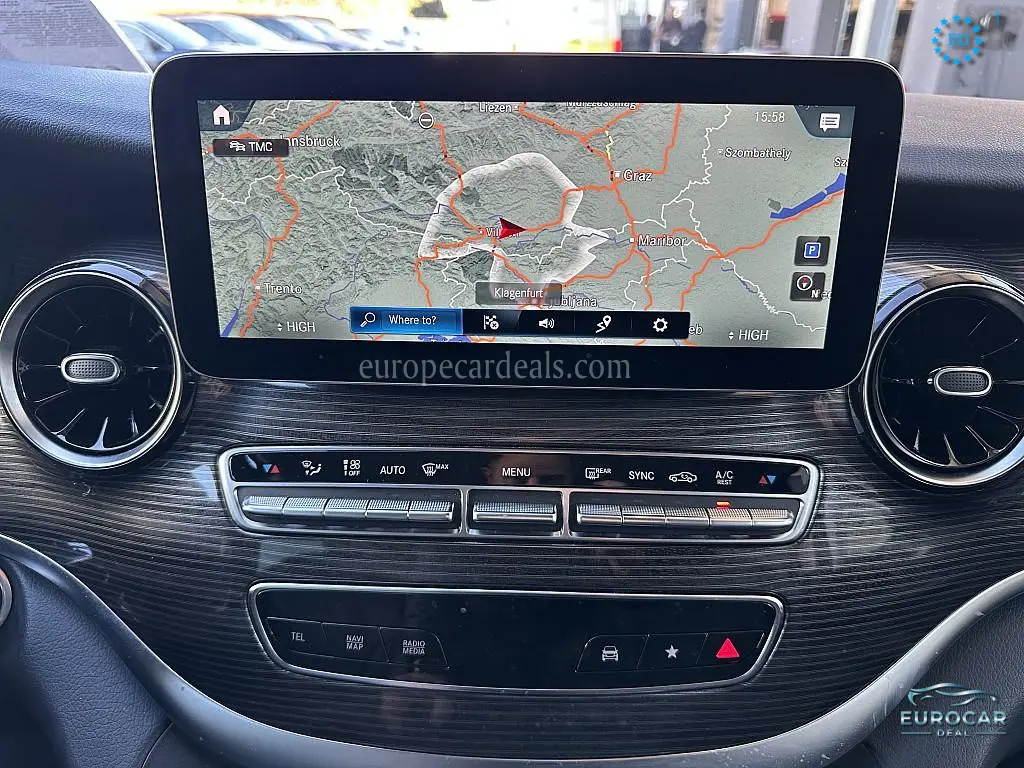 Mercedes-Benz V 220
