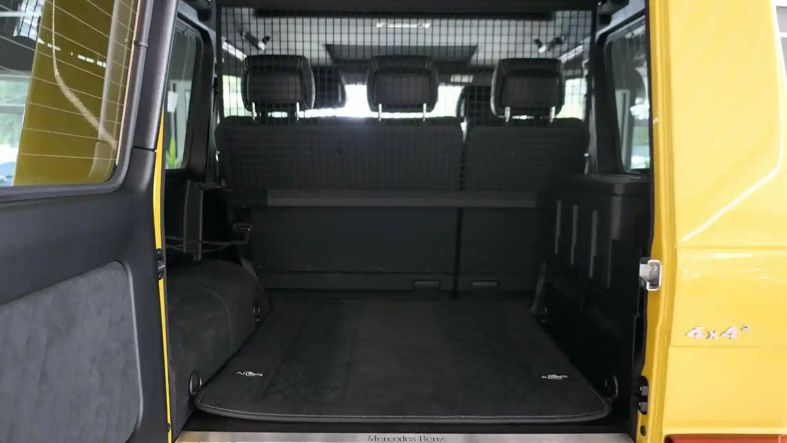 Mercedes-Benz G 500