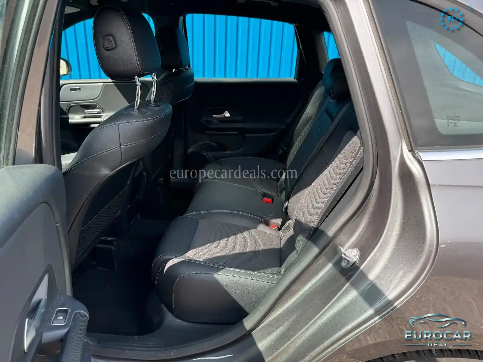 Mercedes-Benz B 180
