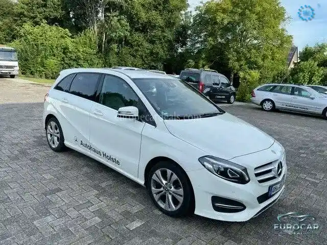 Mercedes-Benz B 220