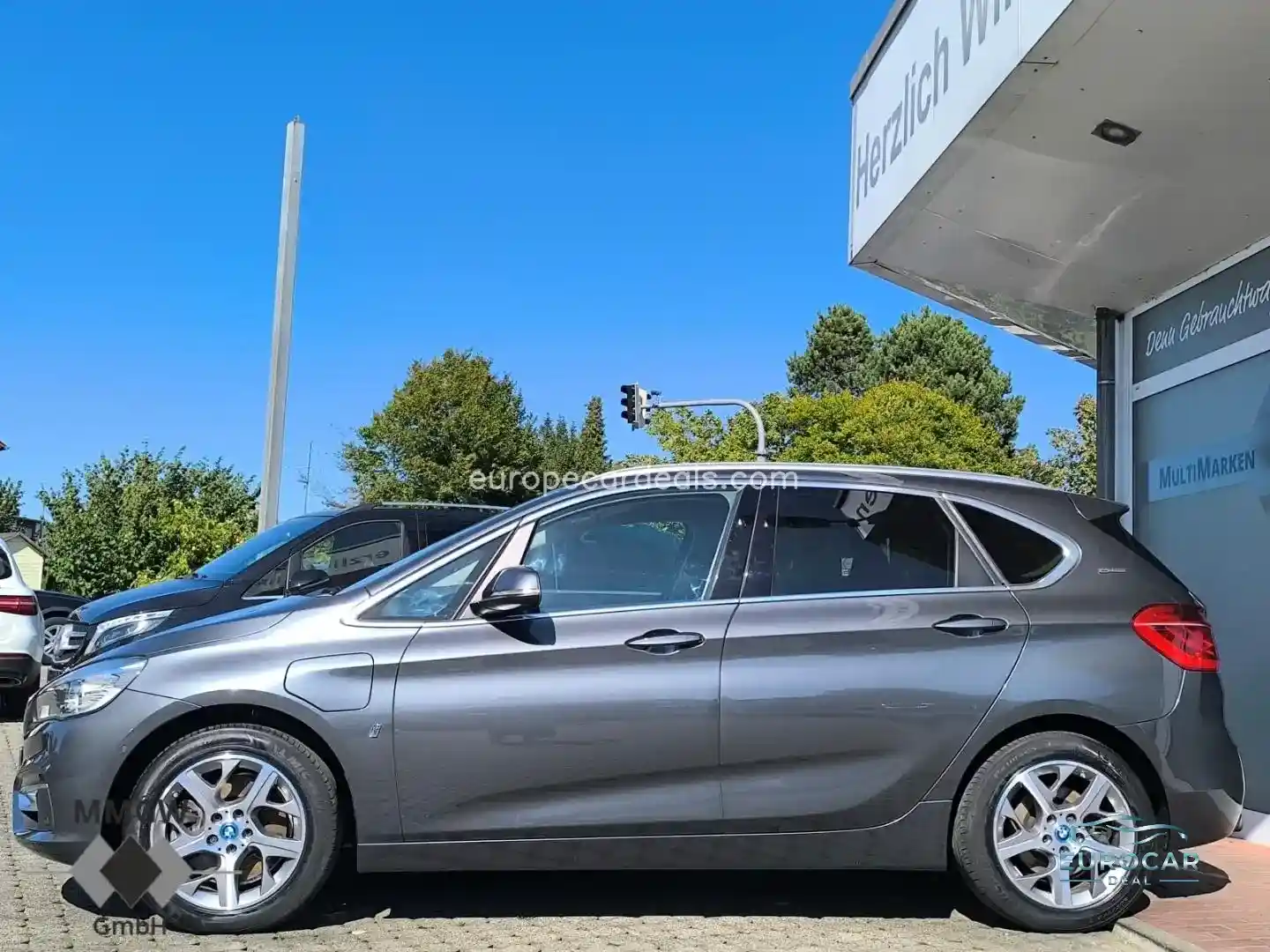 BMW 225