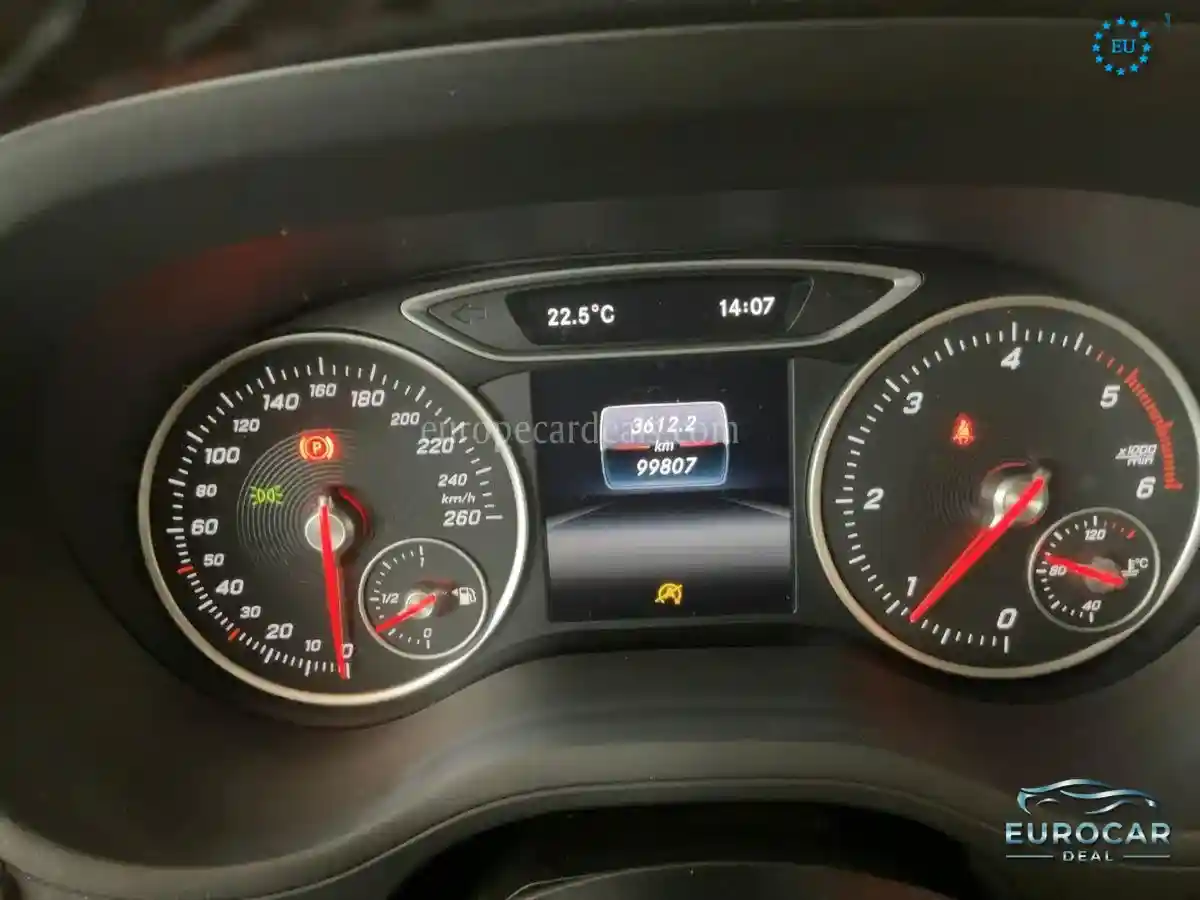 Mercedes-Benz B 180