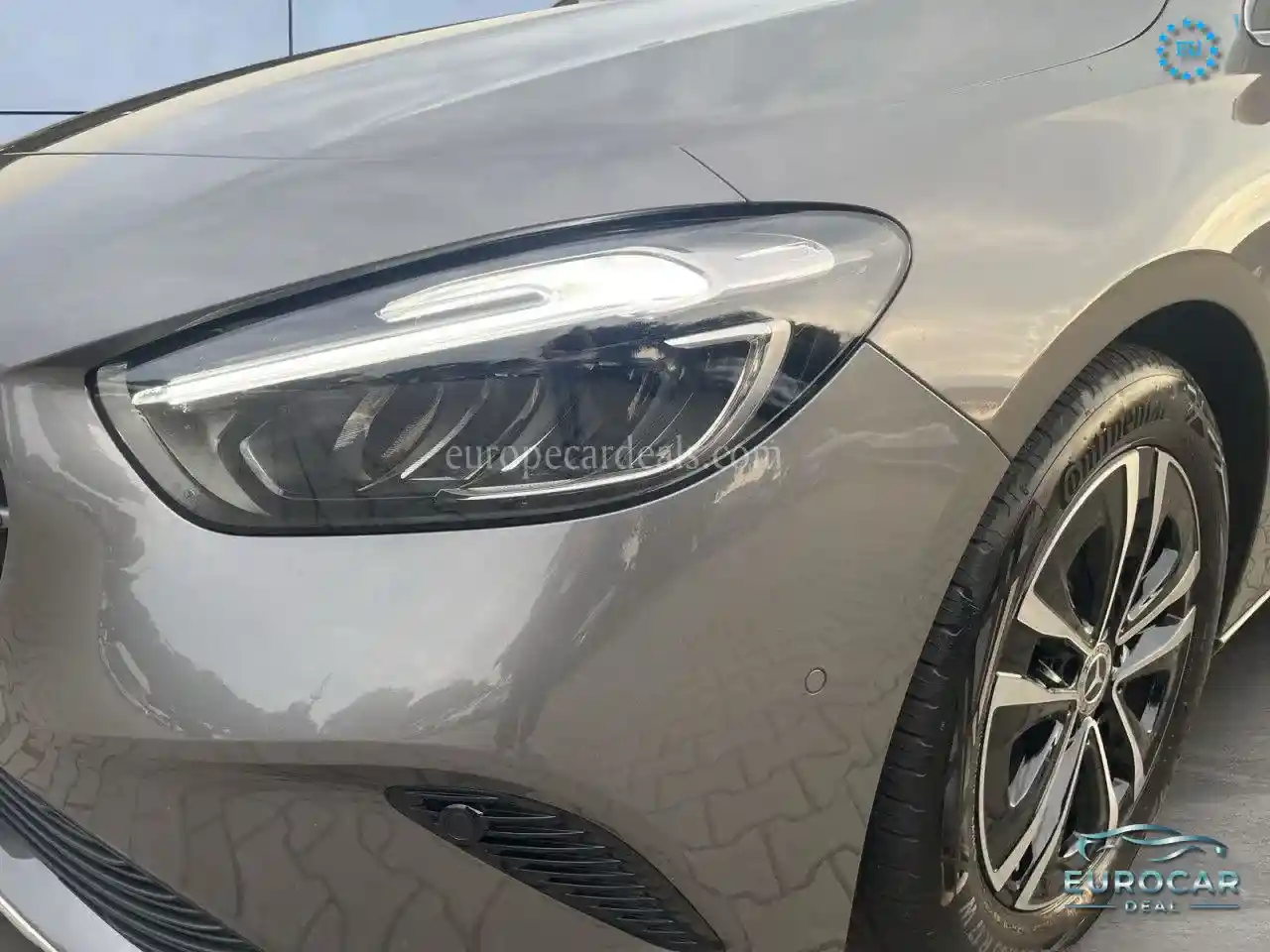 Mercedes-Benz B 180
