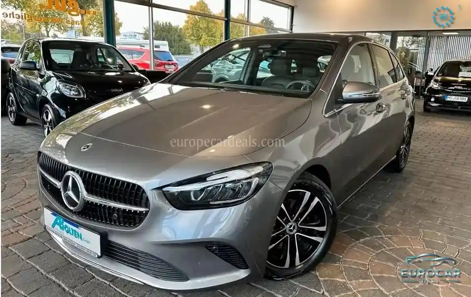 Mercedes-Benz B 180