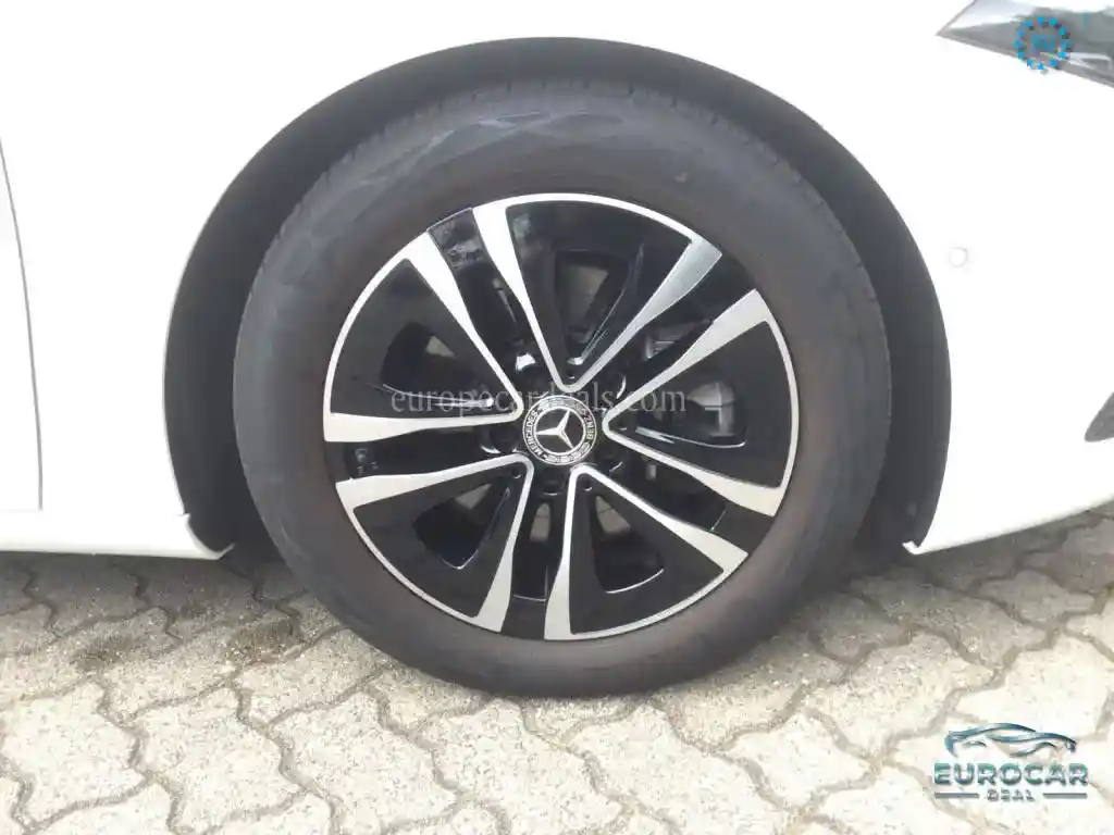 Mercedes-Benz A 220