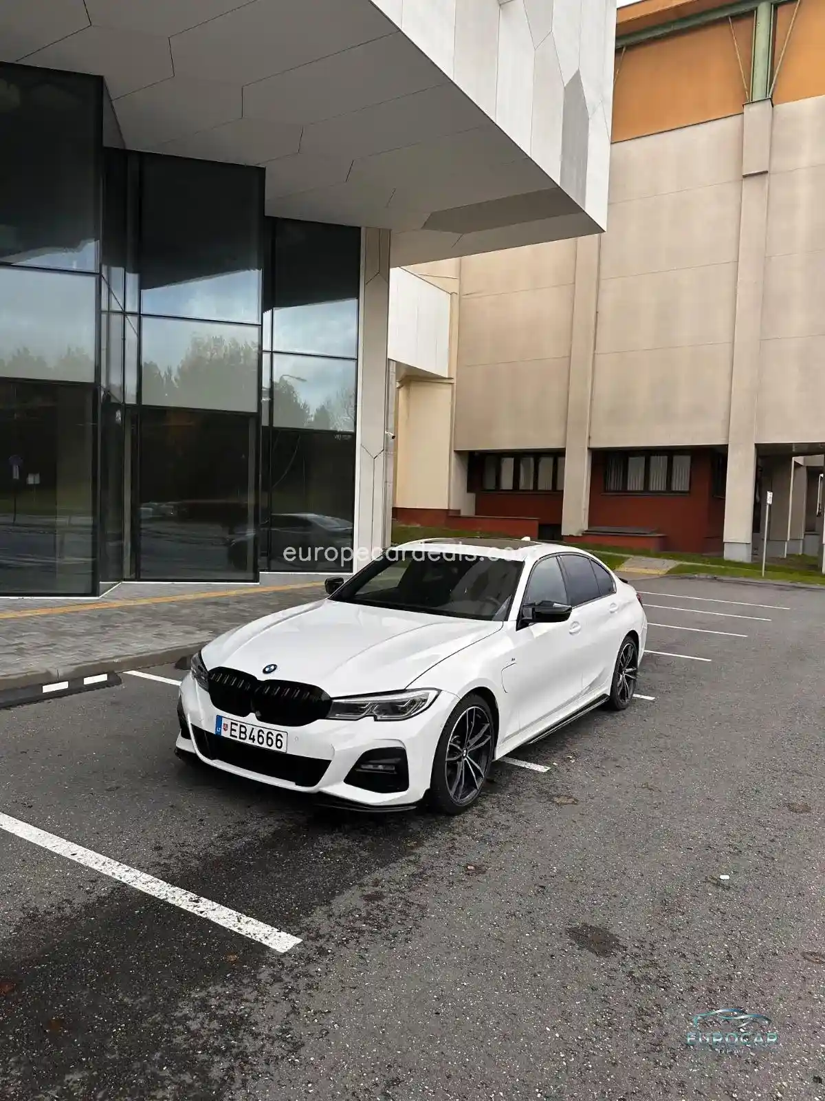 BMW 330