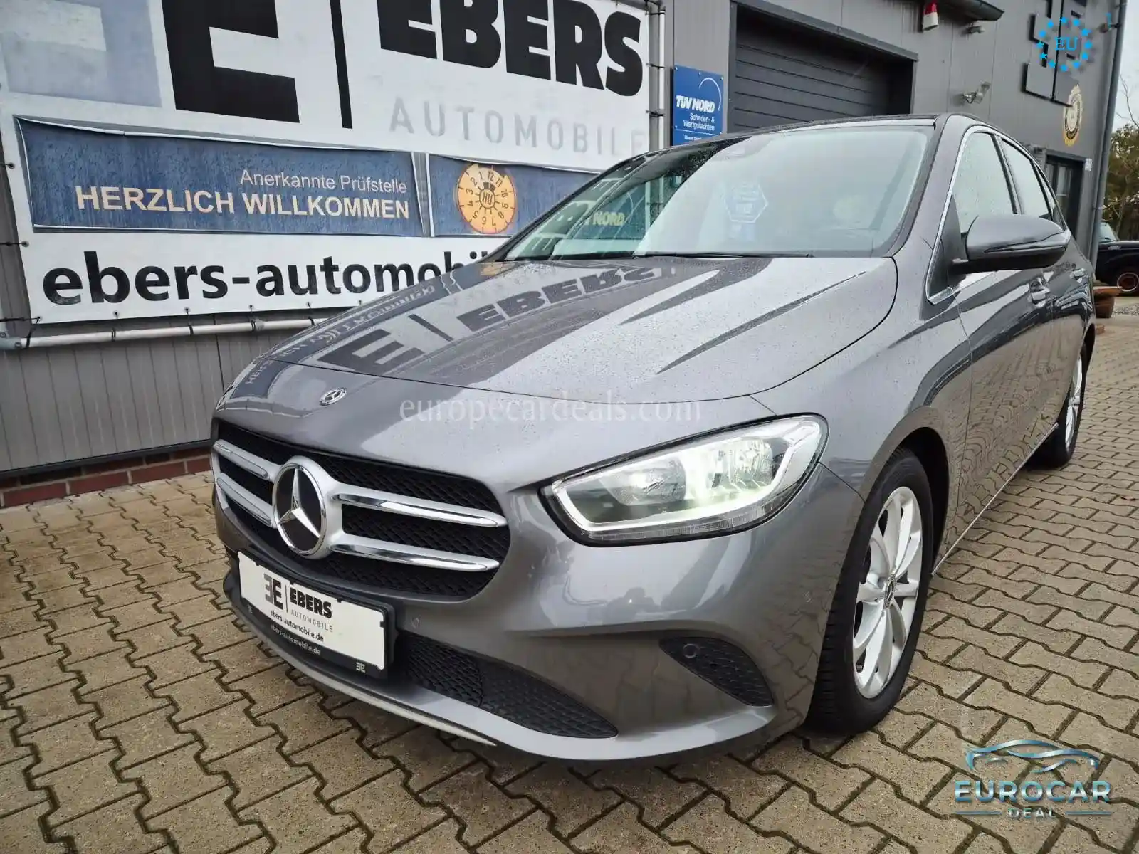 Mercedes-Benz B 180