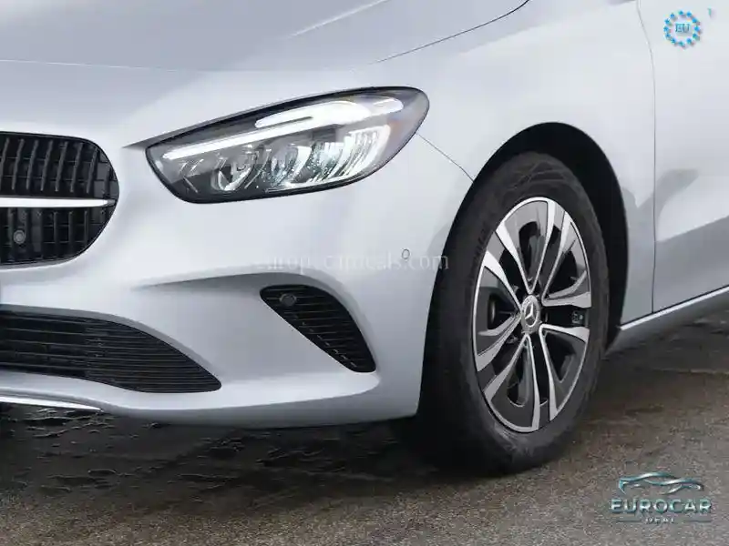 Mercedes-Benz B 220