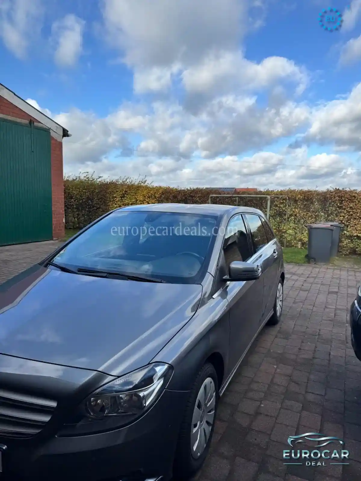Mercedes-Benz B 180