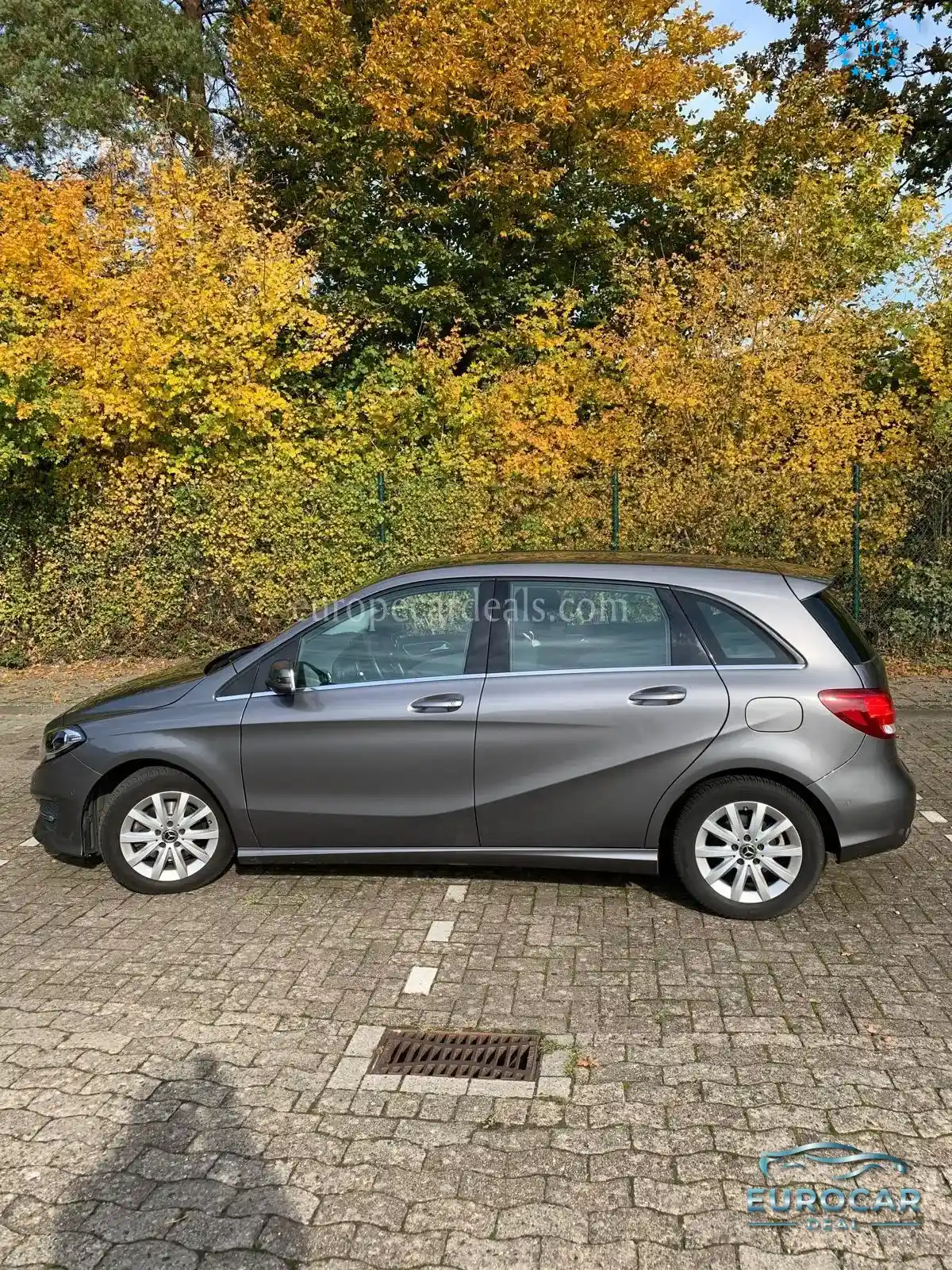 Mercedes-Benz B 180