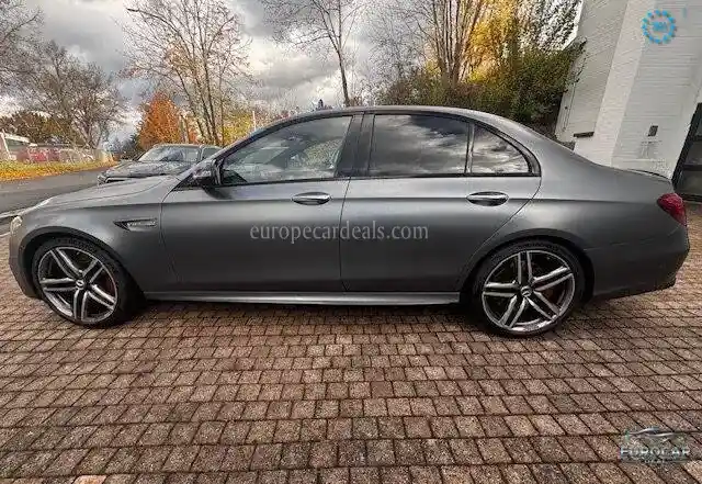 Mercedes-Benz E 63 AMG
