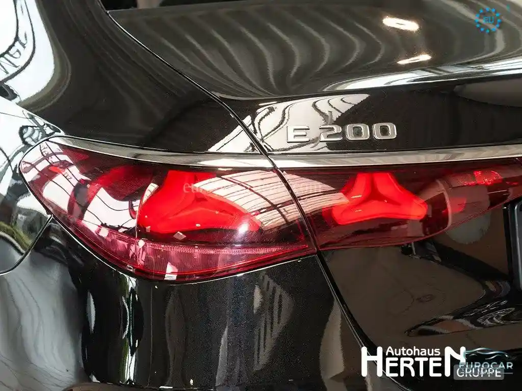 Mercedes-Benz E 200