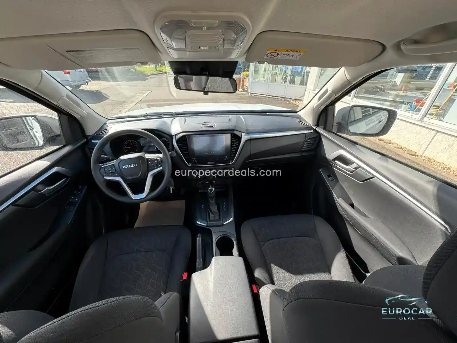 Space Cab 4X4 LS AT 2025