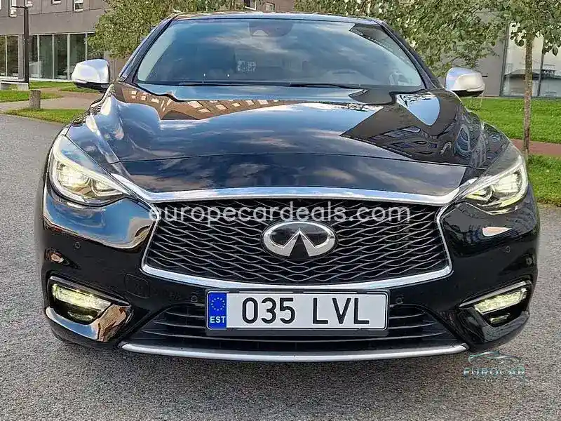 Infiniti Q30