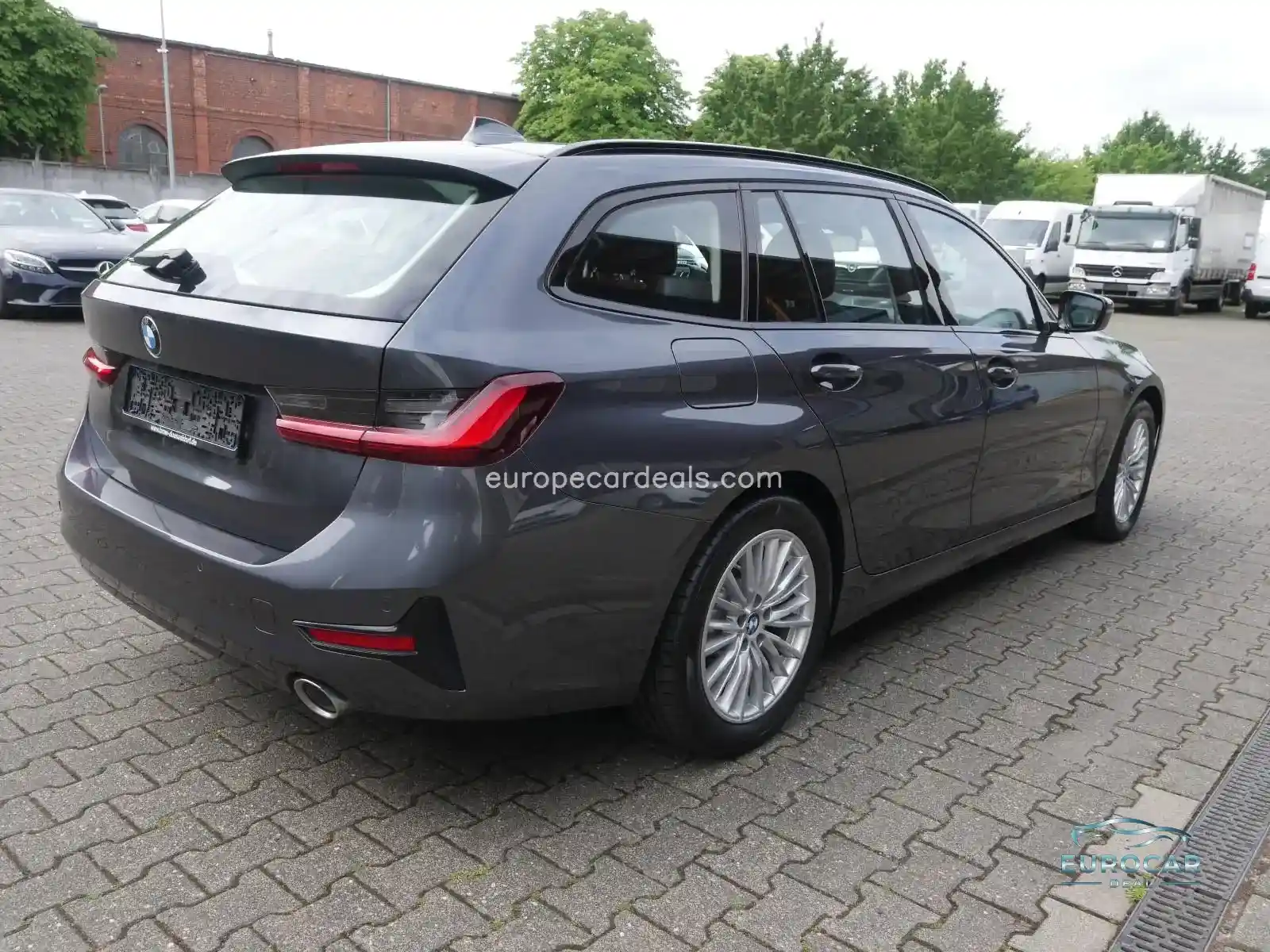 BMW 330