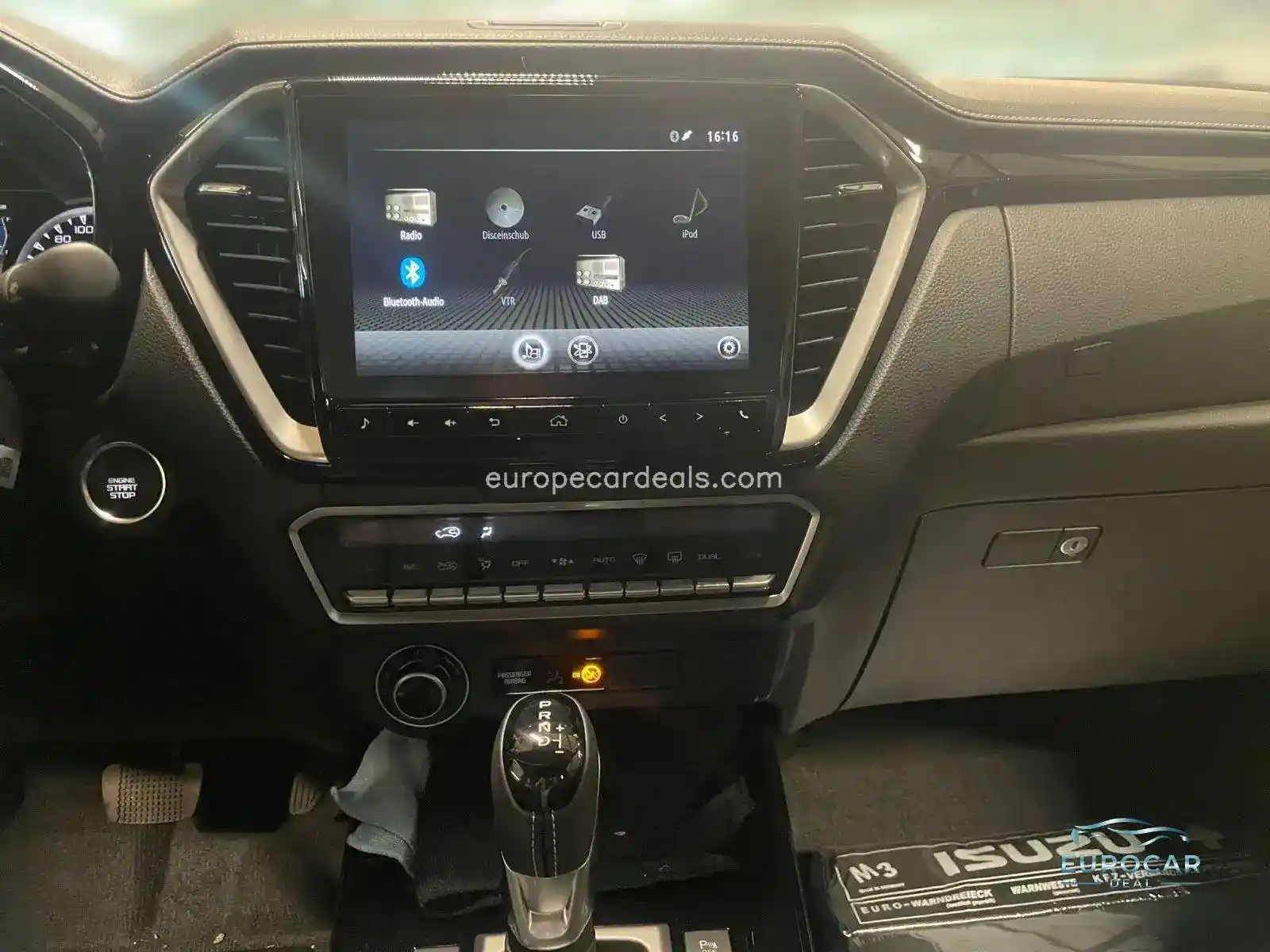 DoubleCab 4WD AT V-Cross Kam SHZ AHK Apple