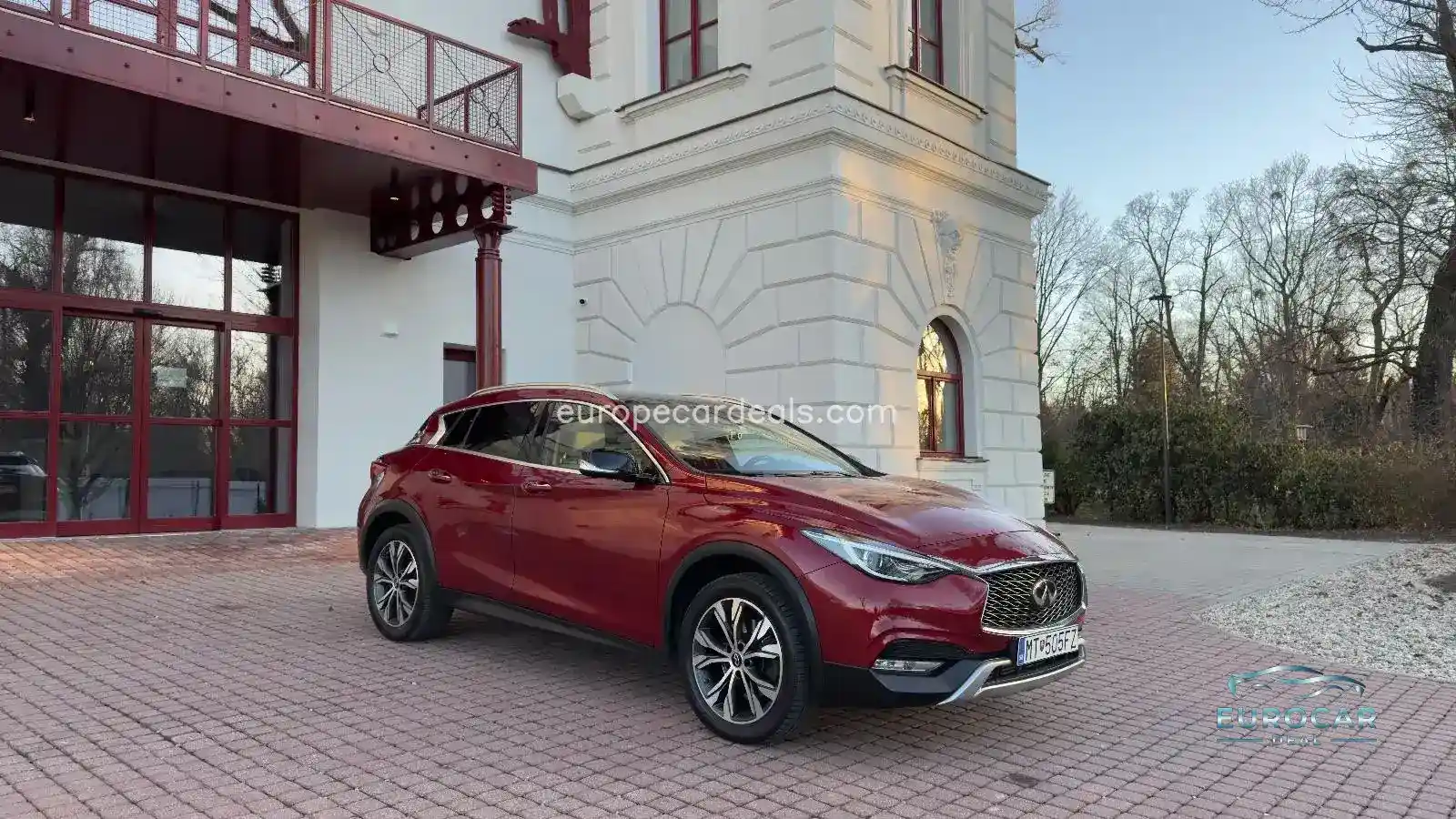 Infiniti QX30