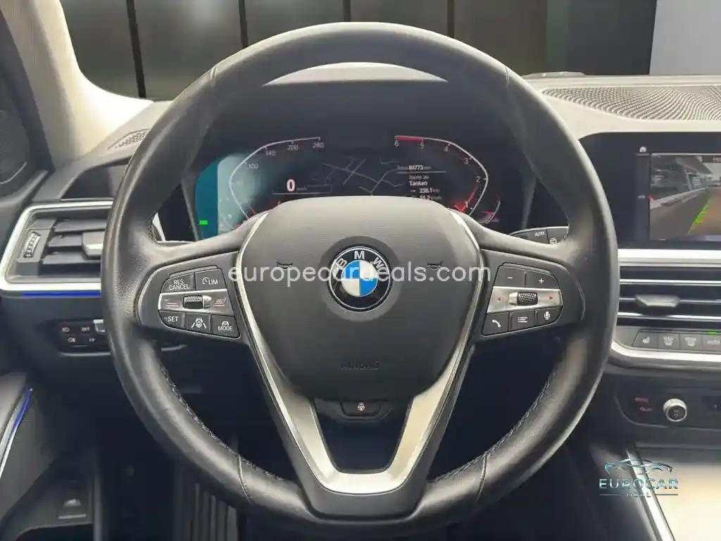 BMW 330