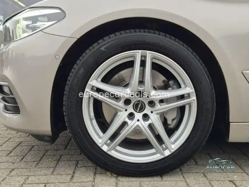 BMW 530