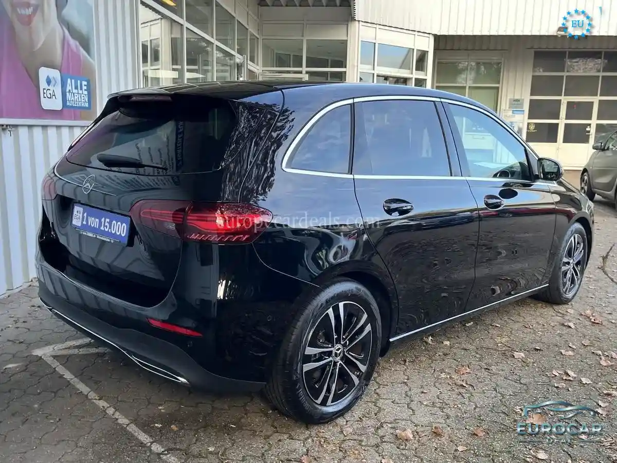 Mercedes-Benz B 180